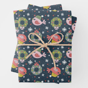 Feuille De Papier Cadeau Un oiseau d'hiver douillet dans un joli Knit Casqu