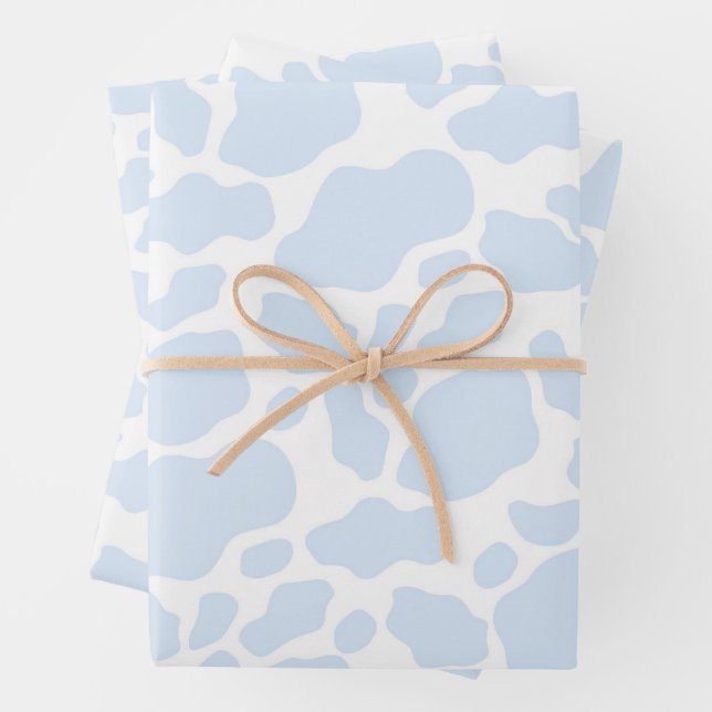 Feuille De Papier Cadeau Vache bleu clair Pastel esthétique (En situation)