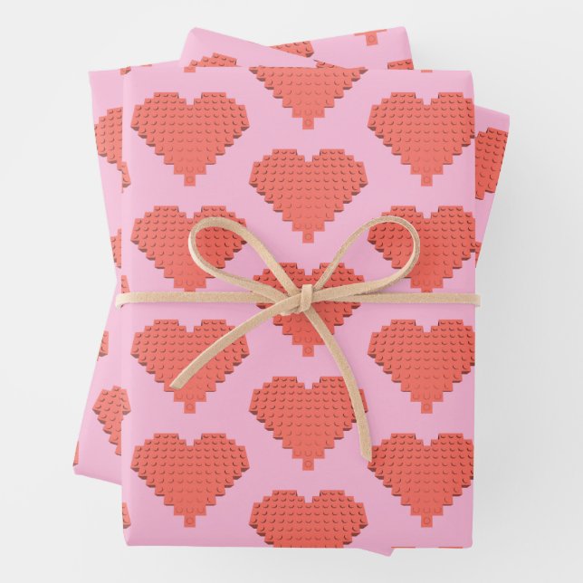 Feuille De Papier Cadeau Valentines forme coeur rose (En situation)