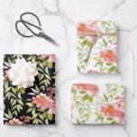 Feuille De Papier Cadeau Végétation Florale Rouge Luxuriante<br><div class="desc">Les feuilles de papier enveloppant sont ornées de belles fleurs d'aquarelle rose et rouge et d'une végétation élégante sur des arrière - plans noirs,  blancs et vert pâle. CORRESPONDRE des articles dans notre magasin.</div>