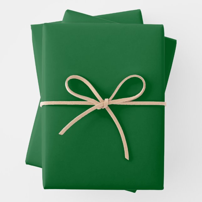 Feuille De Papier Cadeau Vert foncé de forêt uni Moderne  (En situation)