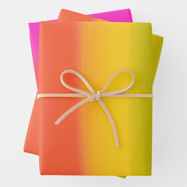 Feuille De Papier Cadeau Vibrant Rainbow Ombre Bold moderne Anniversaire (En situation)