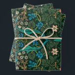 Feuille De Papier Cadeau Vintage Christmas, William Morris<br><div class="desc">Un super élégant papier d'emballage vintage William Morris Noël. Motif tulipe. Éloignez-vous de la foule avec ce design unique.</div>
