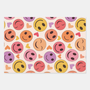 Feuille De Papier Cadeau Visages souriants et heureux colorés avec des cœur