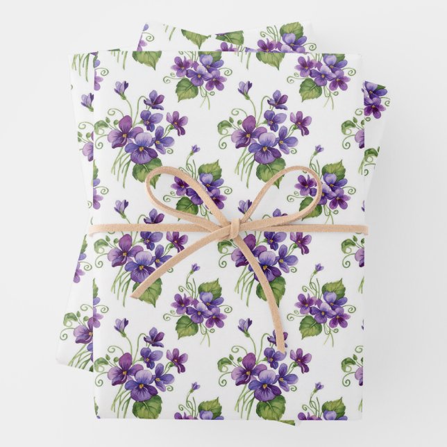 Feuille De Papier Cadeau Watercolor Violet Flowers Bouquet  (En situation)