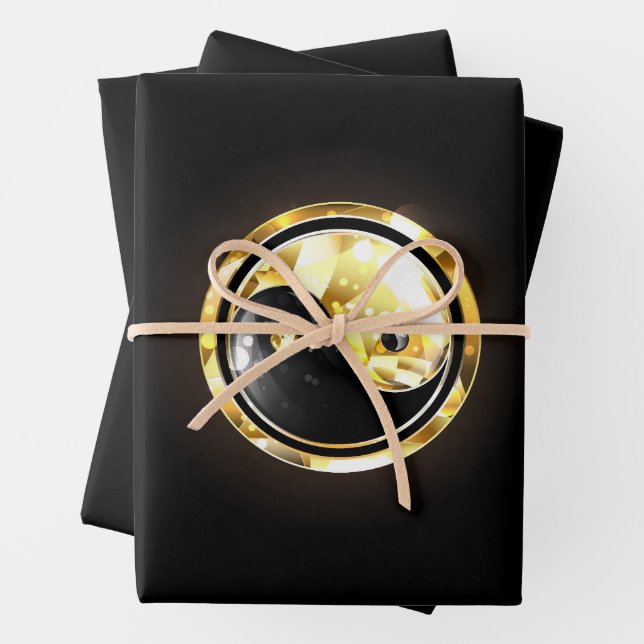 Feuille De Papier Cadeau Yin Yang or sur noir (En situation)
