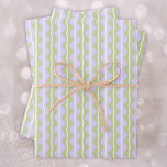 Feuille De Papier Cadeau Zigzag Chevron Stripes-violet, vert et ivoire pâle<br><div class="desc">Bandes traditionnelles en zigzag ou chevron en mauve ou violet clair,  vert et ivoire extra clair. Bon pour de nombreuses occasions et groupes d'âge différents.</div>