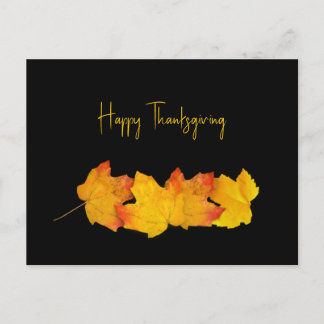 Feuille jaune sur les cartes postales noires de