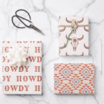 Feuilles de papier d'emballage Last Rodeo de Cowgi<br><div class="desc">Un design de cowgirl amusant avec des couleurs marron et beige</div>