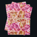 Feuilles tropicales roses<br><div class="desc">Des feuilles de palmier roses et beige sont mises en vedette sur ces feuilles de papier d'emballage,  amusantes pour toutes les occasions.</div>