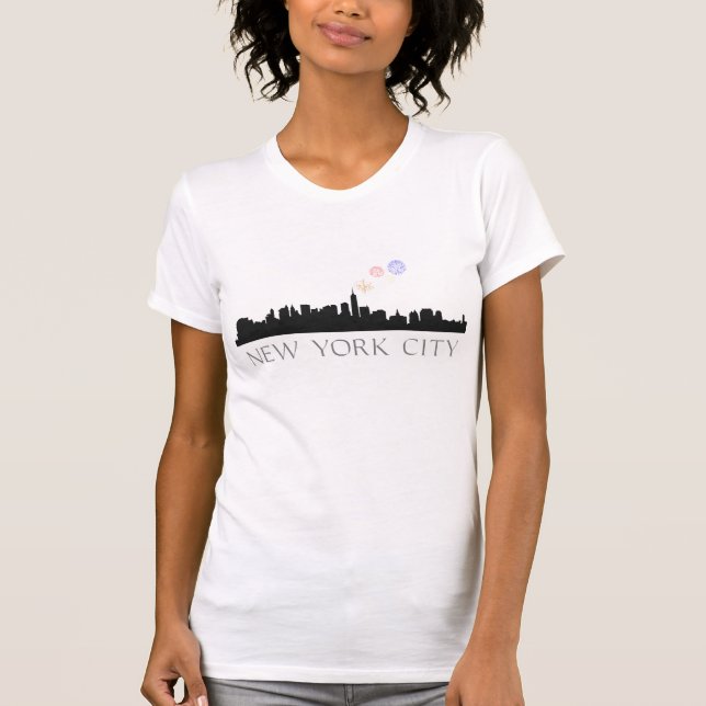 Feux d'artifice au-dessus de T-shirts de New York (Devant)