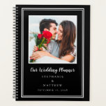 Fiançailles Photo moderne Couple noir blanc Mariag<br><div class="desc">Organisez-vous pour votre mariage avec ce wedding planner photo simple et moderne ! Le design élégant dispose d'un modèle moderne pour votre photo fiançailles préférée. "Notre Wedding planner", les noms de couples et la date de mariage sont complétés par des lettres et des scripts élégants sur un arrière - plan...</div>