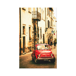 Fiat classique 500 dans la toile de l'Italie