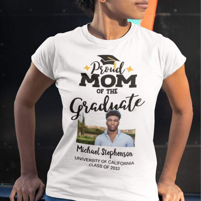 Fier Maman du nom de la photo de diplômée T-Shirt (Créateur téléchargé)