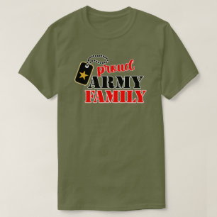 Fier T-shirt de la famille de l'armée américaine