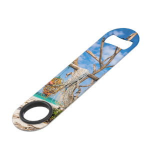 Filets de pêche séchant sur la plage