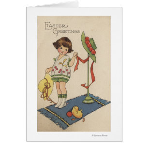 Fille avec le casquette et le poussin jaunes