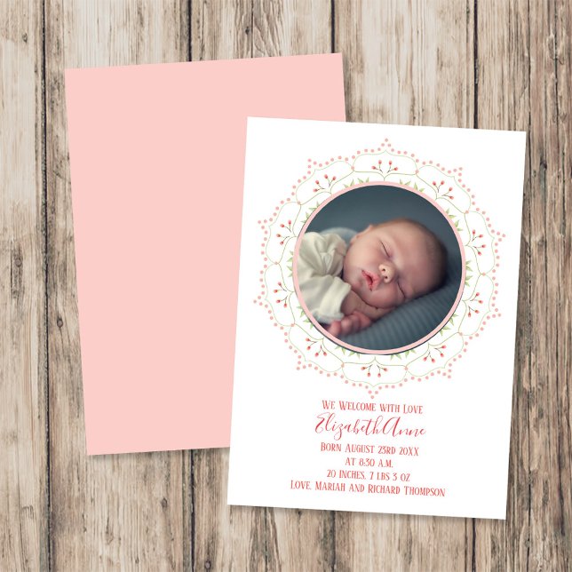 Fille bébé moderne Blush Rose Simple Élégant (Elegant floral wreath baby birth announcement with circular photo and soft peach accents.)