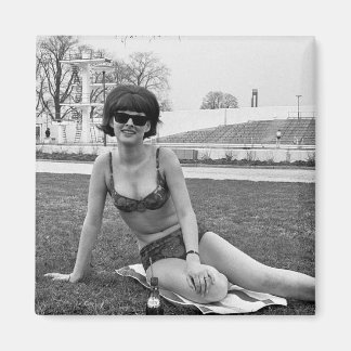 Fille Bikini vintage à la broche * Aimant photo *