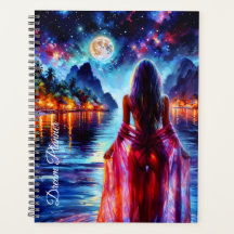 Fille de plage océanique rêveuse avec lune et lumi