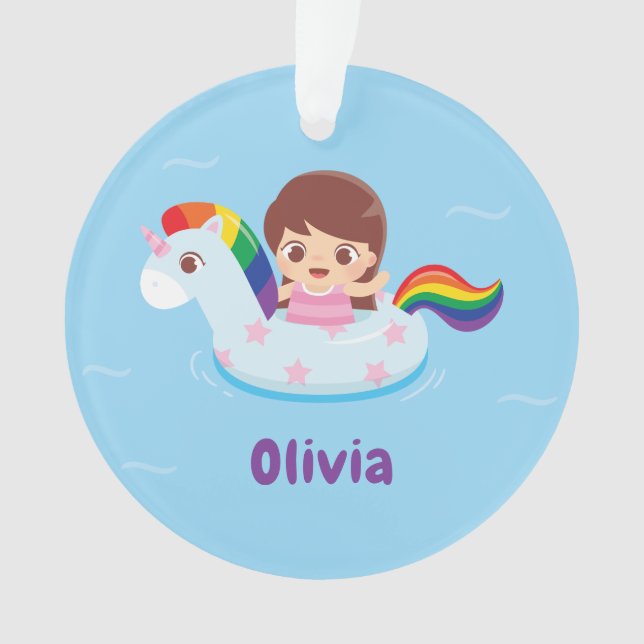 Fille mignonne dans un flotteur de piscine licorne (devant)