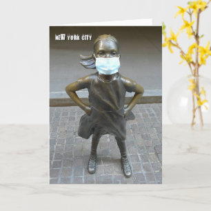 Fille sans peur portant un masque - Carte NYC V