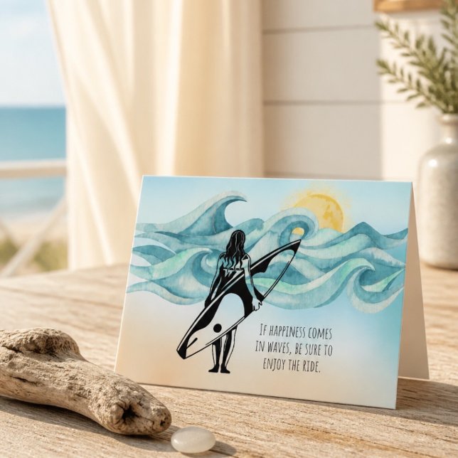 Fille surfeuse | Le bonheur vient en vagues Carte  (Créateur téléchargé)