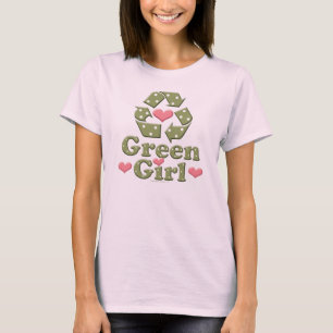 Fille verte réutilisant le T-shirt organique