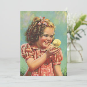 Fille vintage avec poussin, enfant heureux sourian