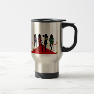 Filles de mode sur la tasse de voyage de tapis