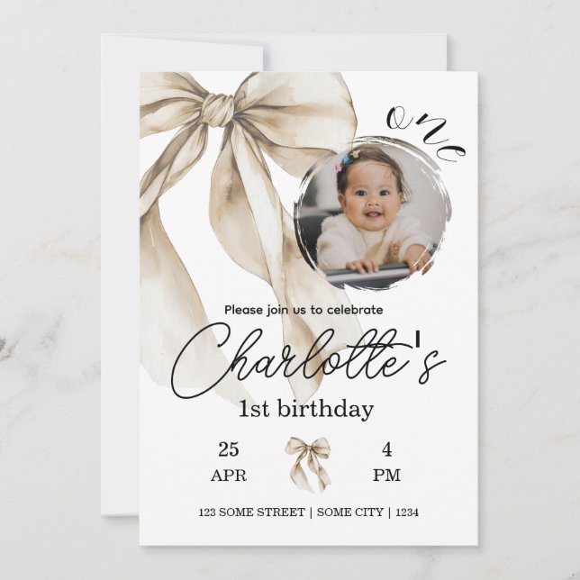 First Birthday Beige Bow Neutral Invitation Photo (Devant)