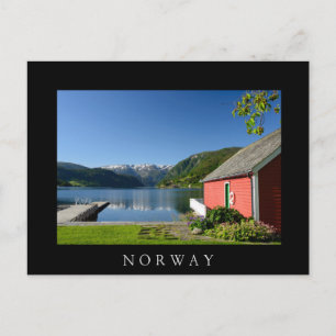 fjord norvégien et carte postale noire