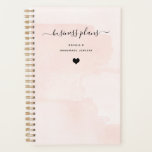 Flair minimaliste | Couleur d'eau et script<br><div class="desc">Ce planificateur simple et élégant présente un script noir à la mode écrit à la main avec des tourbillons,  et un coeur assorti mignon,  sur une aquarelle rose vif look arrière - plan pour un look à la fois professionnel et tendance et parfait pour vos plans d'affaires.</div>