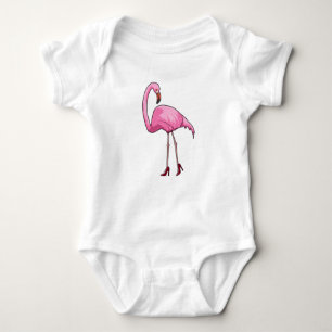 Flamant rose avec talons hauts