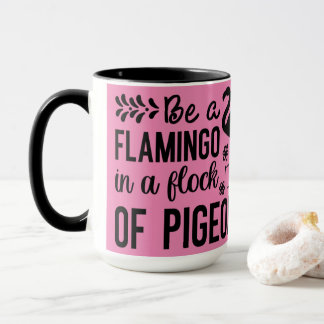 Flamant rose En Foule De Pigeons Mug
