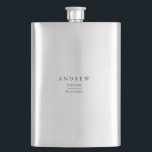 Flasque Cadeau de la salle Marine bleu minimaliste Mariage<br><div class="desc">Flacon mariage entièrement personnalisable avec texte bleu marine foncé.</div>