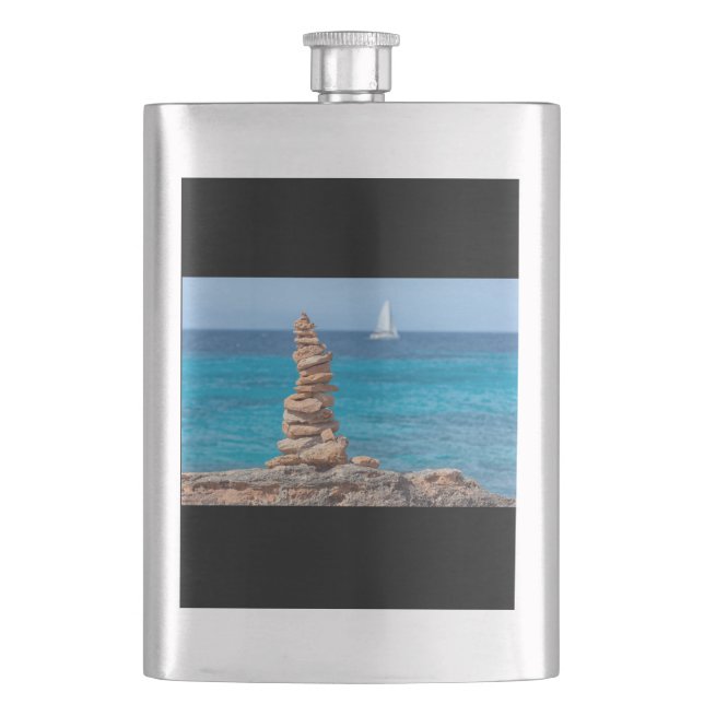 Flasque Cairn at the Mediterranean sea (devant)
