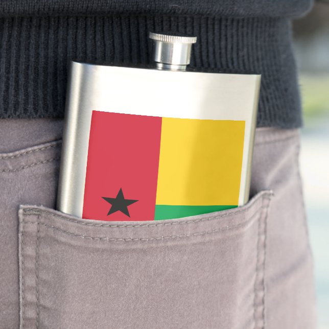 Flasque Drapeau de Guinée-Bissau (En situation)