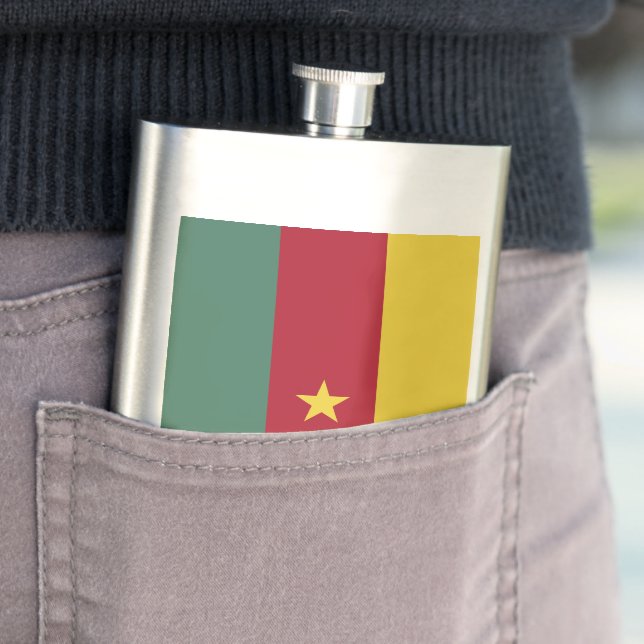 Flasque drapeau du Cameroun (En situation)