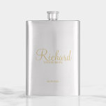 Flasque Étudiant Personnalisé En Or De Script Moderne<br><div class="desc">Cadeaux Groomsman Personnalisés en or moderne avec nom de marionnettiste personnalisé en or style de police script moderne avec titre et date mariage dans le style de police sans serif moderne. Parfait aussi pour le meilleur homme, père de la mariée, demoiselle d'honneur, mère de la mariée et plus encore. Remarque...</div>