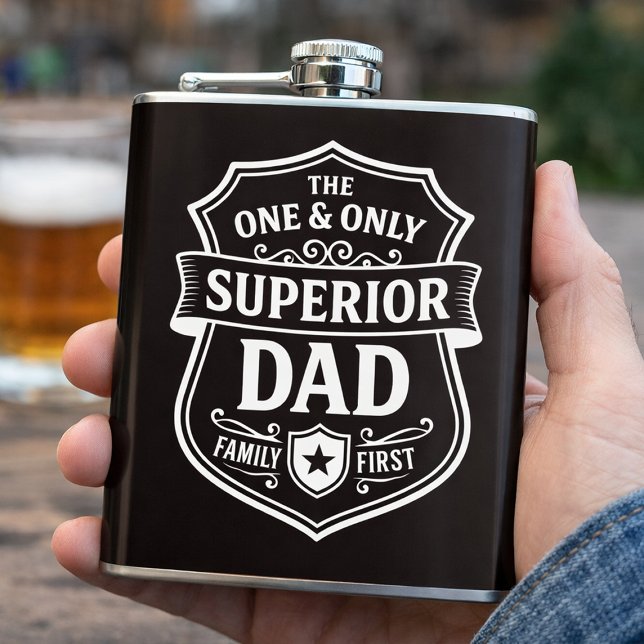 Flasque Famille d'abord Super Papa (Personalized Superior Dad Black Hip Flask - Perfect Birthday or Father's Day Gift for Him)