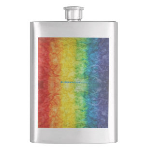 Flasque Le drapeau tie-dyé de SlipperyJoe arc-en-ciel pres