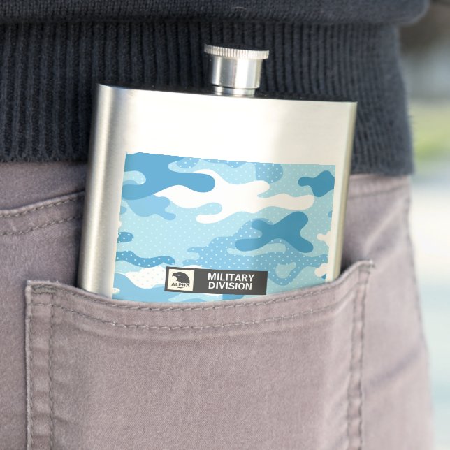 Flasque Motif de camouflage bleu clair militaire  (En situation)