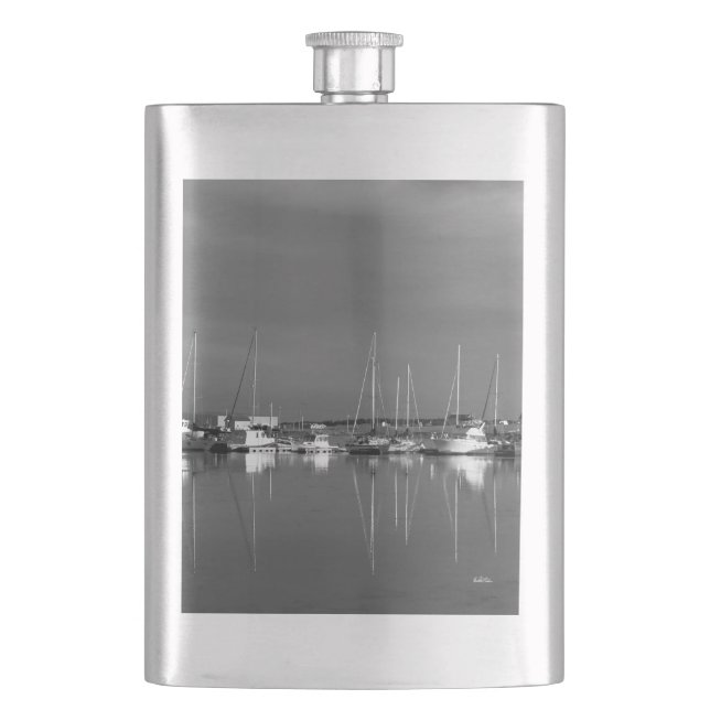 Flasque photo noir et blanc, bateaux (devant)