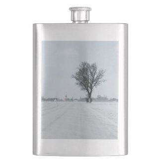 Flasque Rural winter road
