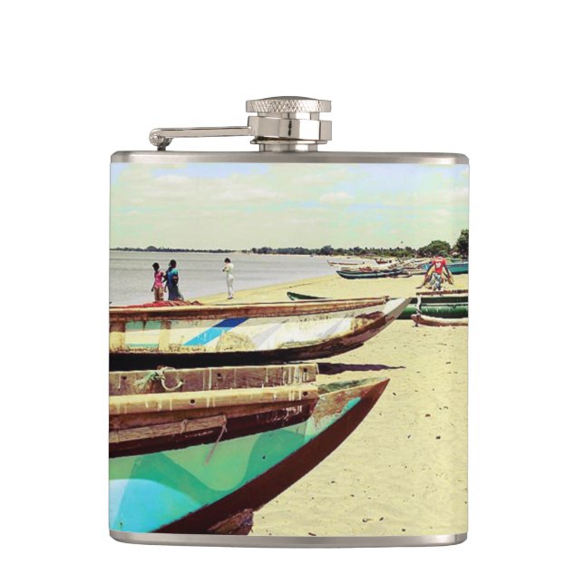 Flasques Bateaux sur la plage tropicale (Devant)