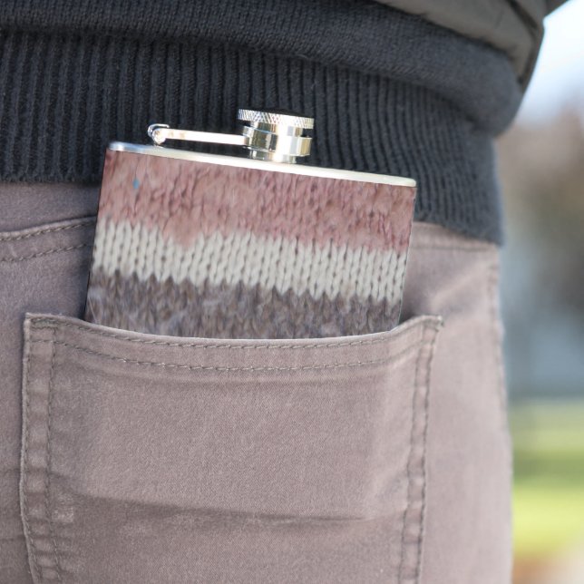 Flasques brun tricot rayures style vintage design amusant (En situation)