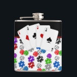 Flasques Chips de dés et Poker Aces<br><div class="desc">Dice, jetons de poker et quatre as fiole de poker. Vous pouvez déplacer, redimensionner et supprimer les cartes de poker. Cette conception de flacon de poker et de jeu fonctionne bien pour un cadeau d'anniversaire de la personne, un cadeau de marié, un marié ou tout fan de jeu et de...</div>