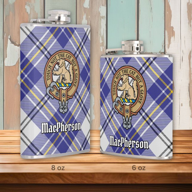 Flasques Clan MacPherson Crest sur la robe bleue Tartan (Créateur téléchargé)