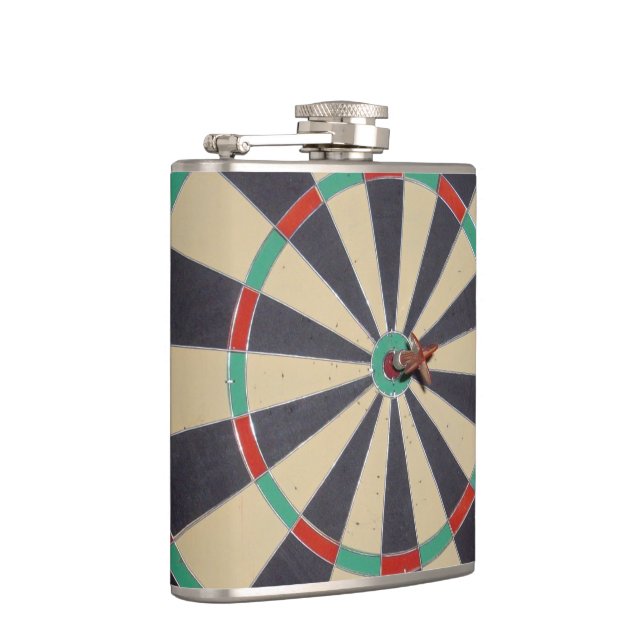 Flasques Dart Dans Un Taureau En Tirage, (Droite)